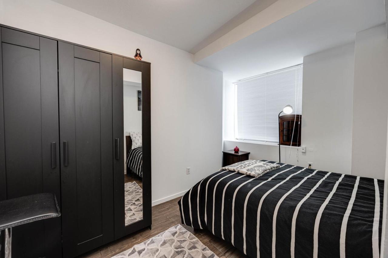 Ferienwohnung Bright Parkdale Court - Little Portugal W/ Free Parking Toronto Exterior foto
