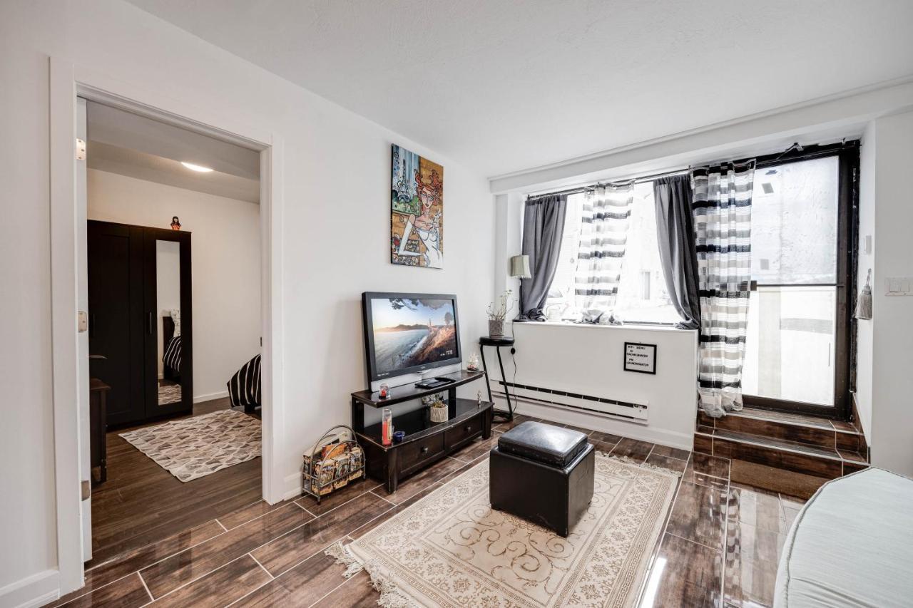 Ferienwohnung Bright Parkdale Court - Little Portugal W/ Free Parking Toronto Exterior foto
