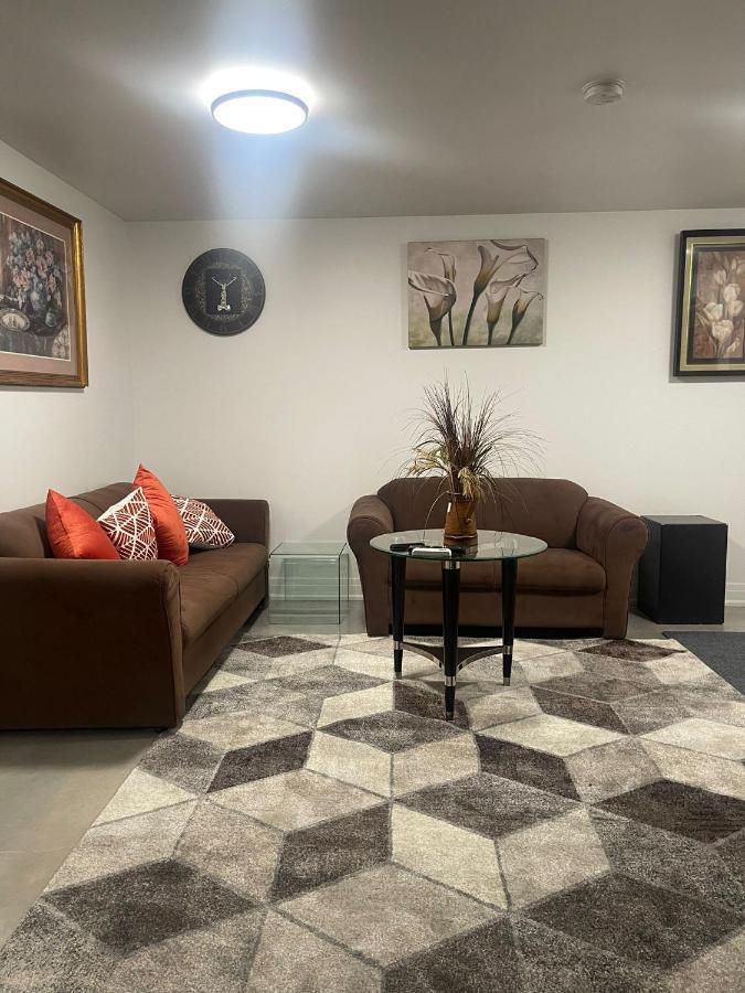 Ferienwohnung Bright Parkdale Court - Little Portugal W/ Free Parking Toronto Exterior foto