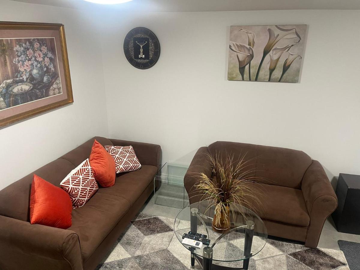 Ferienwohnung Bright Parkdale Court - Little Portugal W/ Free Parking Toronto Exterior foto
