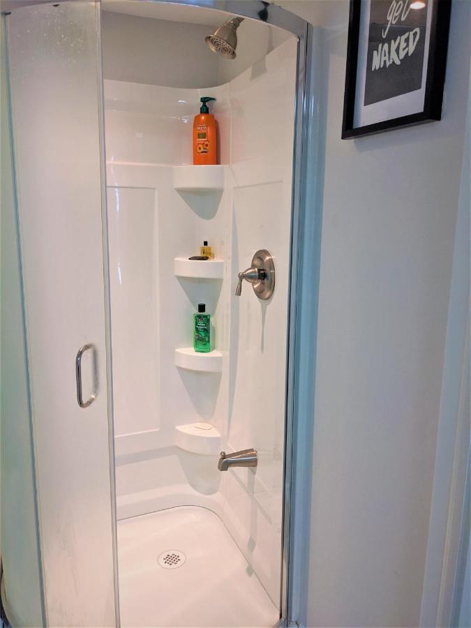 Ferienwohnung Bright Parkdale Court - Little Portugal W/ Free Parking Toronto Exterior foto